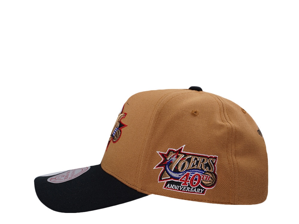 Mitchell & Ness Philadelphia 76ers NBA In The City Brown Edition Pro Pinch Fit Snapback Cap