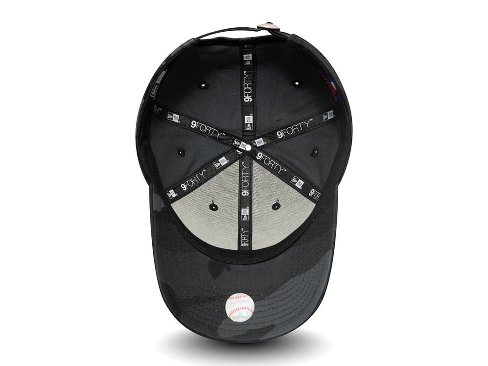 New Era New York Yankees League Essential Black Camo 9Forty Strapback Cap