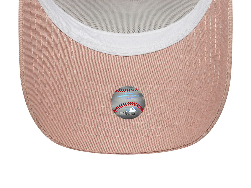 New Era New York Yankees Outline Pink 9Forty A Frame Trucker Snapback Cap