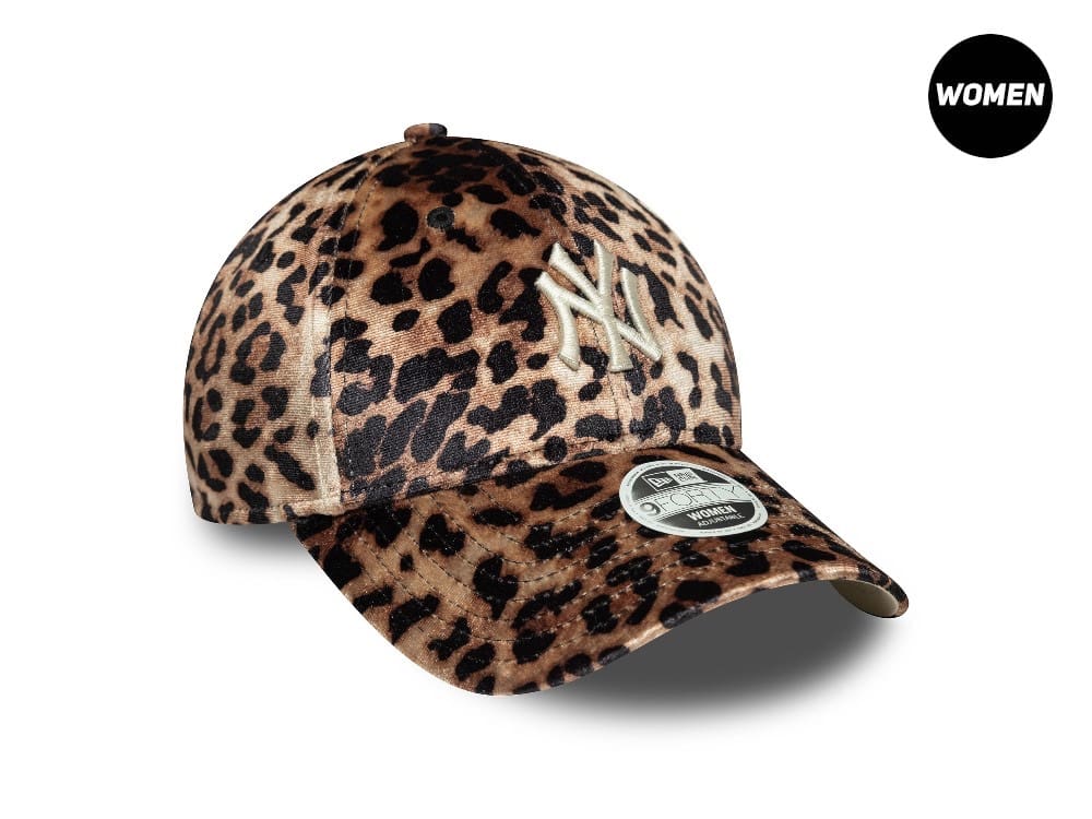 New Era New York Yankees Leo Velour Womens 9Forty Strapback Cap