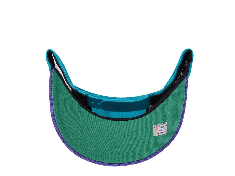 Mitchell & Ness Charlotte Hornets Team Two Tone Red Line Solid Flex Snapback Cap