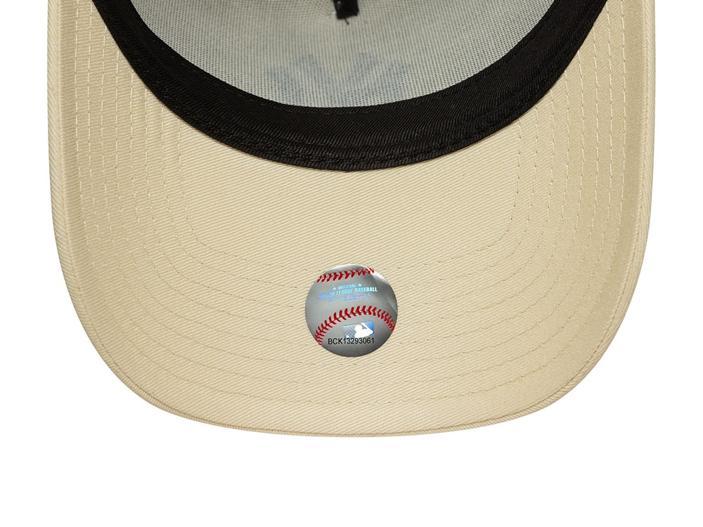 New Era New York Yankees League Essential 9Forty A Frame Snapback Cap