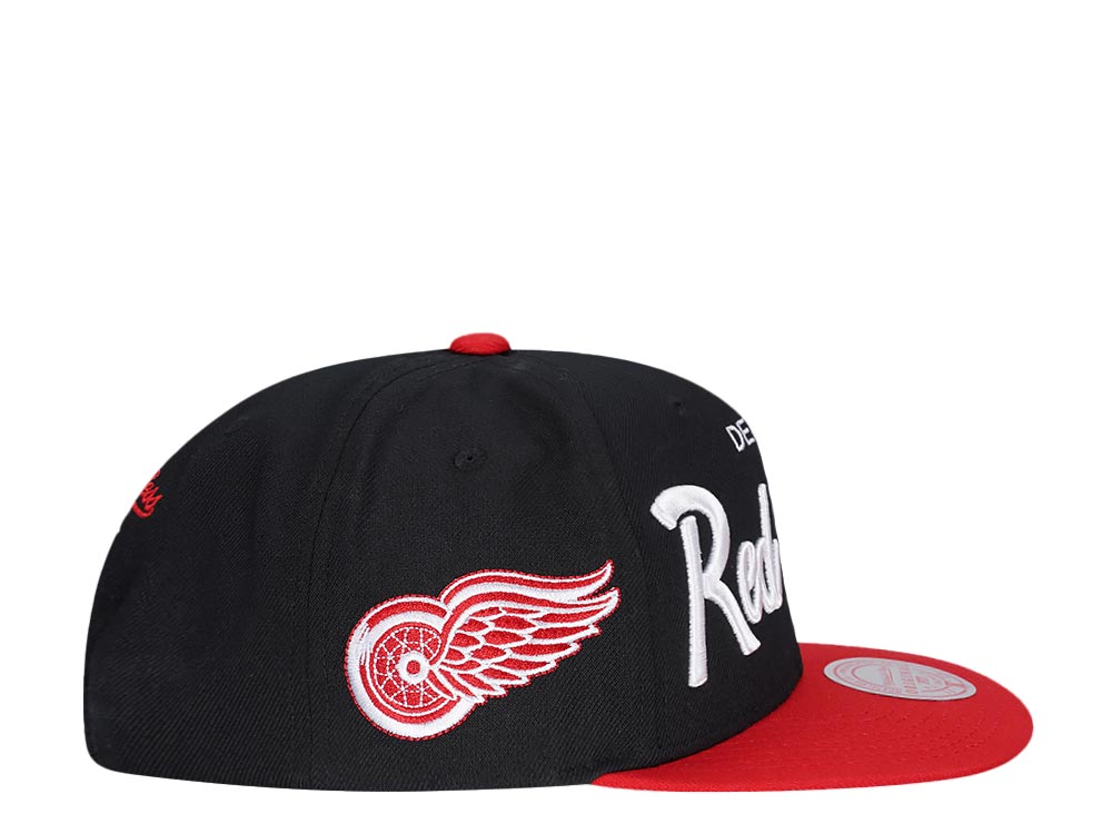 Mitchell & Ness Detroit Red Wings Vintage Script Snapback Cap