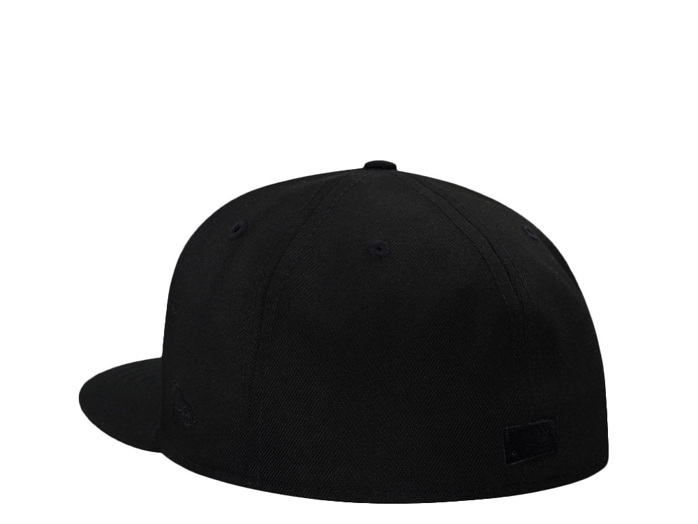New Era New York Yankees World Series 1999 Blackout Pink Edition 59Fifty Fitted Cap