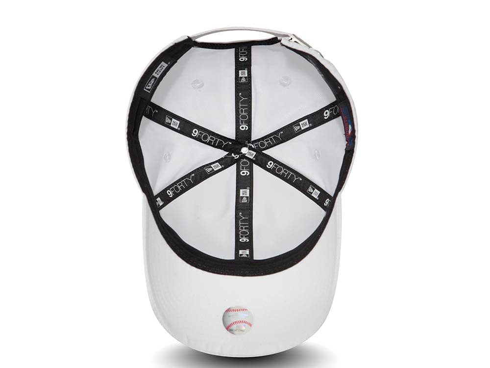 New Era New York Yankees White Basic Flawless 9Forty Strapback Cap