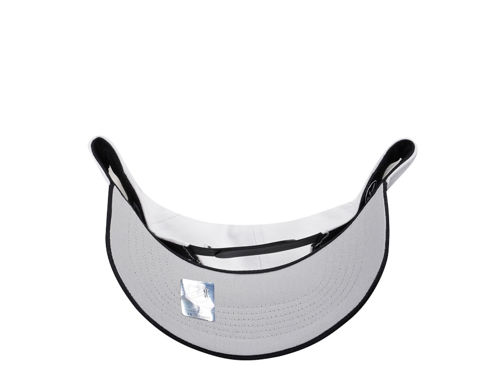 47Brand Chicago Blackhawks White Wave Hitch Snapback Cap