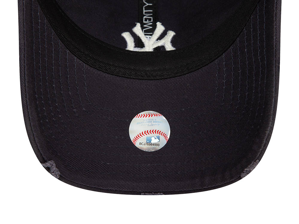 New Era New York Yankees Distressed Navy 9Twenty Snapback Cap
