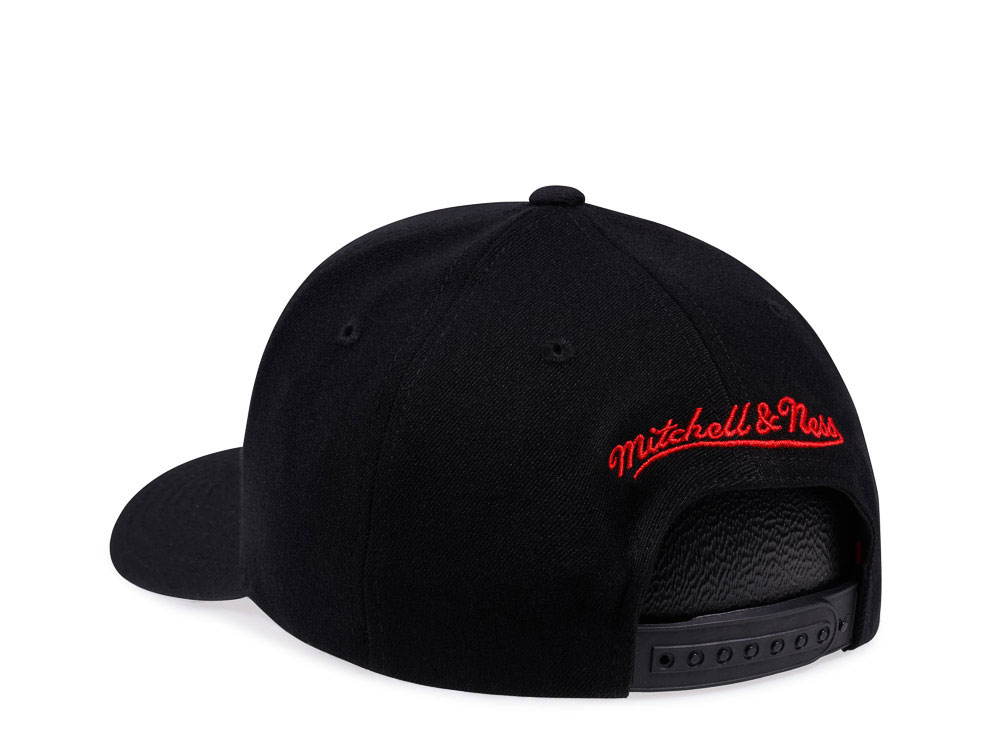 Mitchell & Ness Chicago Bulls Duotone Red Line Flex Snapback Cap