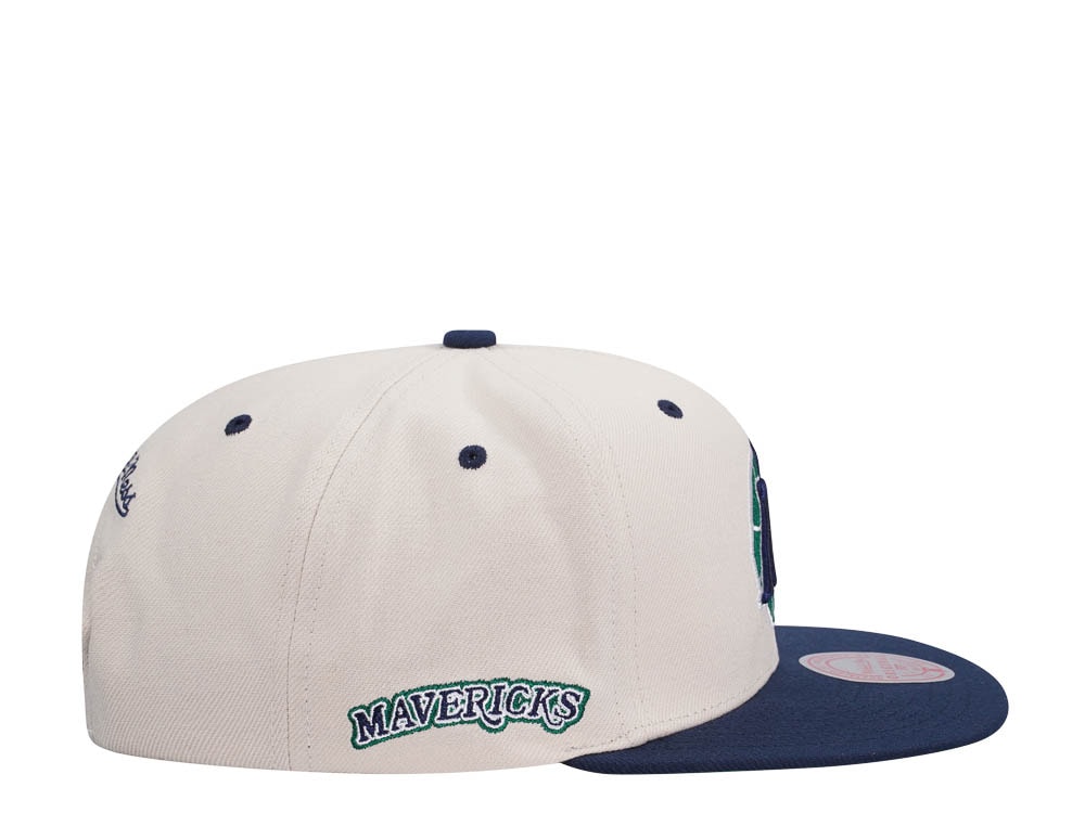 Mitchell & Ness Dallas Mavericks Sail Off White Two Tone Snapback Cap