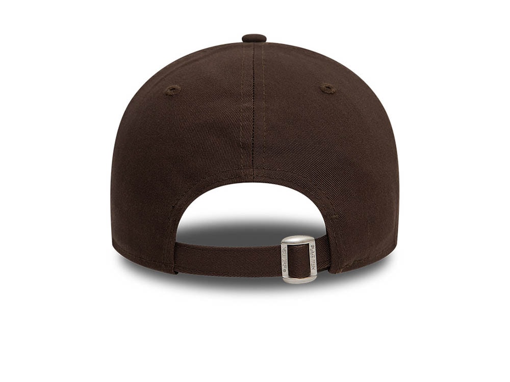 New Era New York Yankees League Essential Dark Brown 9Forty Strapback Cap