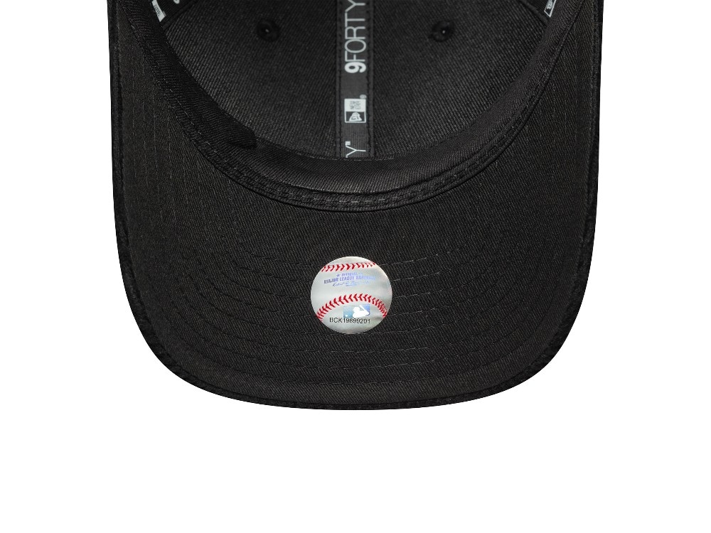 New Era Chicago White Sox Black Corduroy 9Forty M Crown Snapback Cap