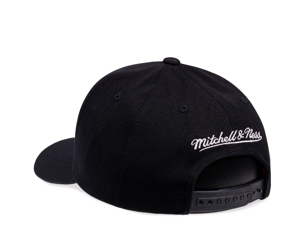 Mitchell & Ness Brooklyn Nets Casper Red Line Flex Snapback Cap